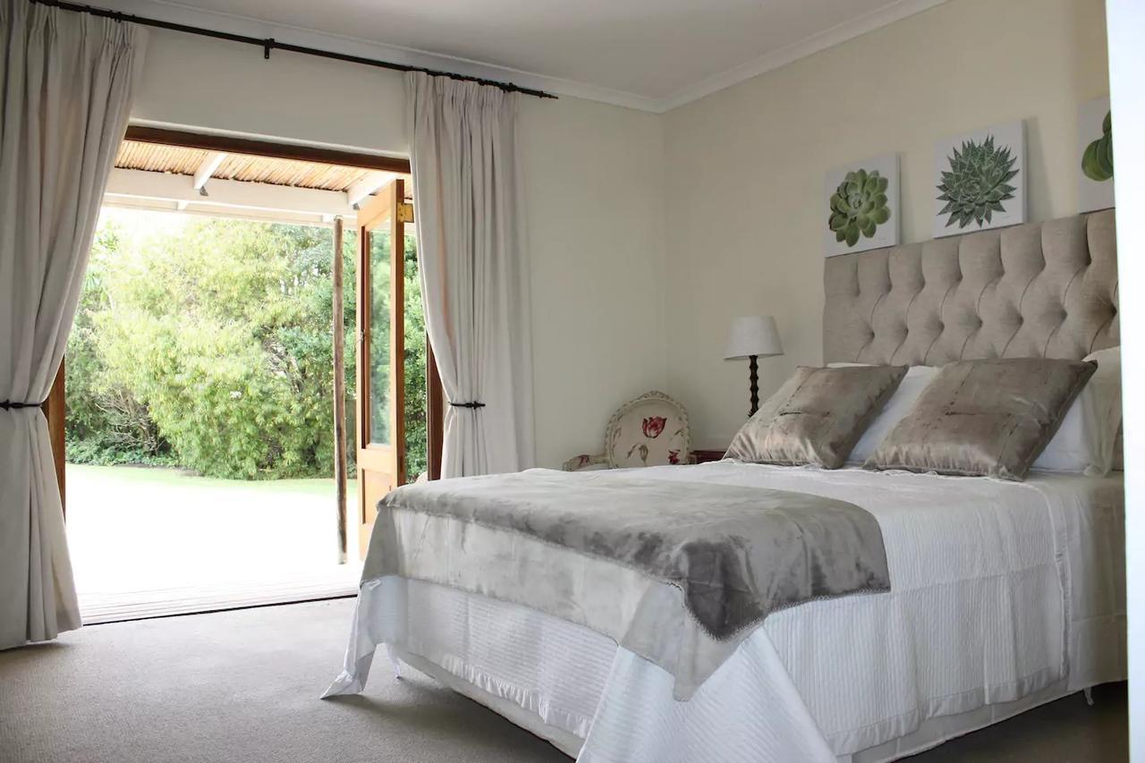 Camelot In Constantia Bed & Breakfast Cape Town Exterior foto