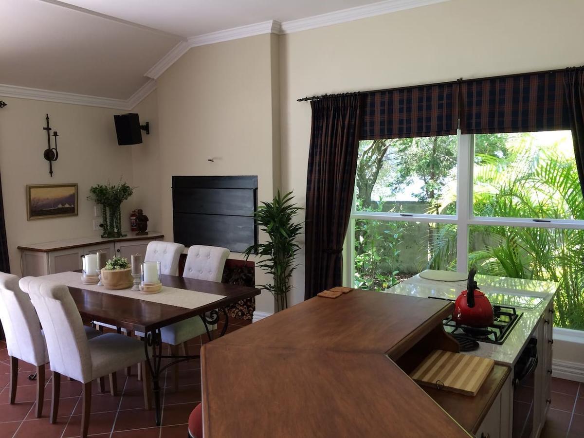 Camelot In Constantia Bed & Breakfast Cape Town Exterior foto