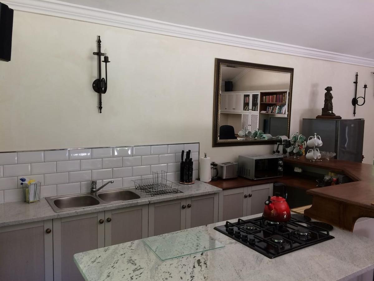 Camelot In Constantia Bed & Breakfast Cape Town Exterior foto